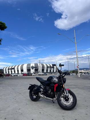 TRIUMPH TRIDENT 660 